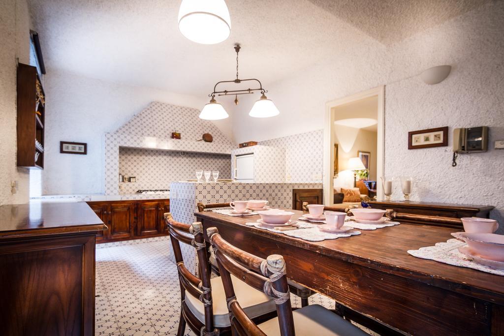 Lake Charming Apartment Cernobbio Værelse billede